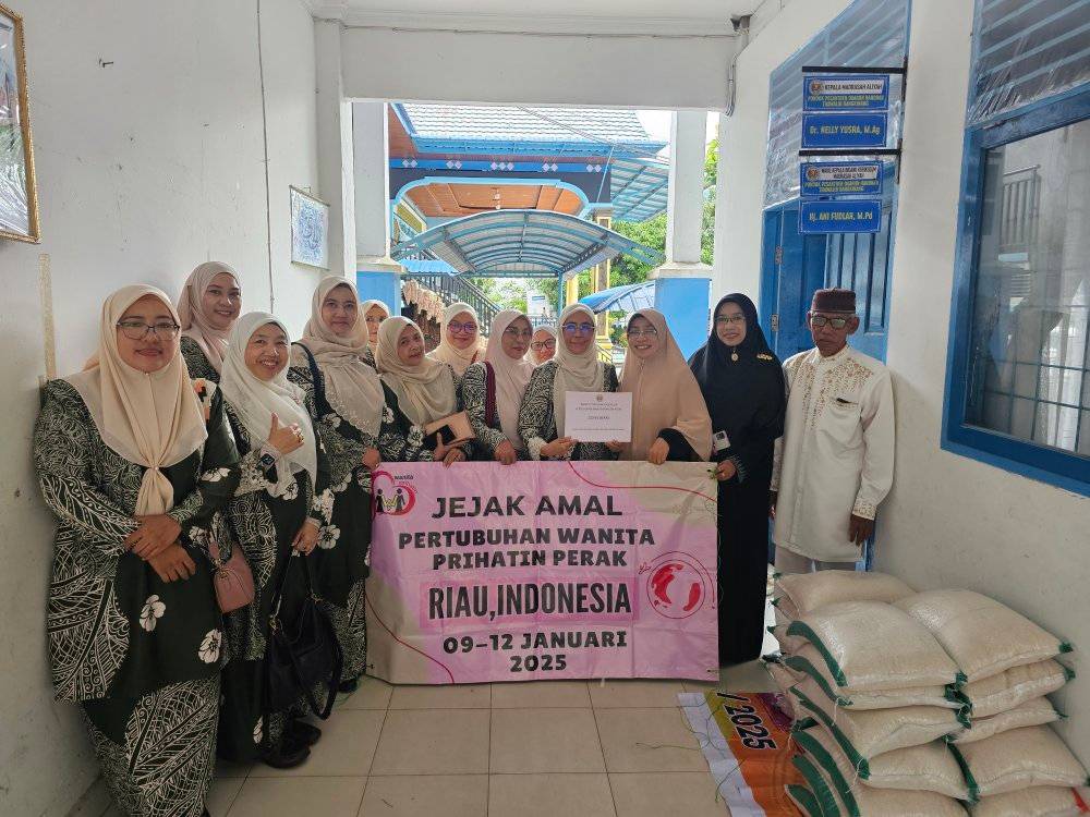 Ponpes  Darun Nahdhah Terima Bantuan Jejak Amal dari Pertubuhan Wanita Prihatin Perak, Malaysia